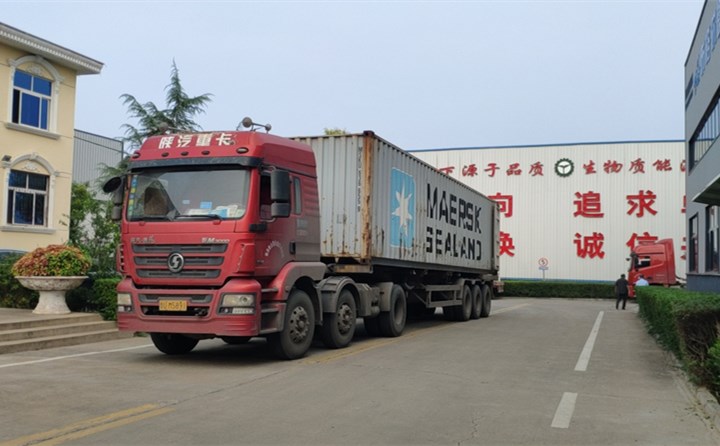 生物質(zhì)顆粒機(jī)發(fā)往西班牙.jpg 生物質(zhì)顆粒機(jī)發(fā)往西班牙.jpg