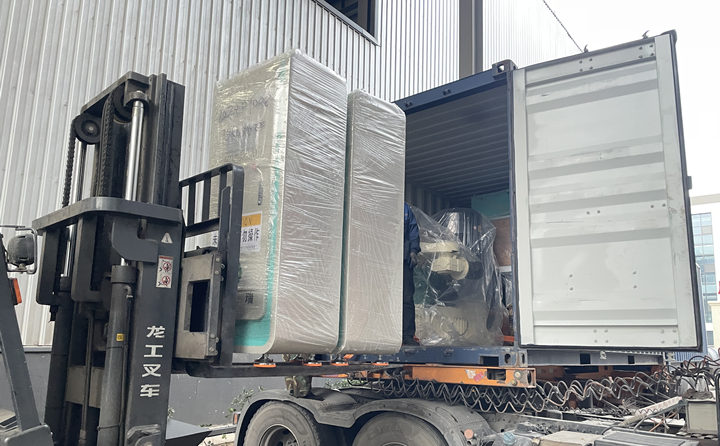 年產(chǎn)5000噸的木屑顆粒機(jī)生產(chǎn)線被發(fā)往巴基斯坦.jpg 年產(chǎn)5000噸的木屑顆粒機(jī)生產(chǎn)線被發(fā)往巴基斯坦.jpg