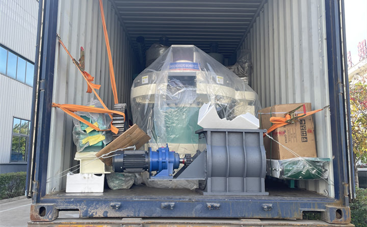 年產(chǎn)5000噸的木屑顆粒機(jī)生產(chǎn)線被發(fā)往巴基斯坦.jpg 年產(chǎn)5000噸的木屑顆粒機(jī)生產(chǎn)線被發(fā)往巴基斯坦.jpg